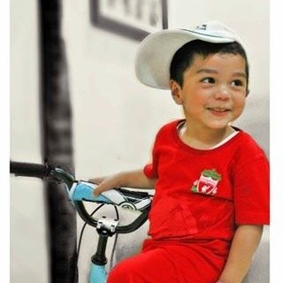 rickowahyudi's profile picture. 