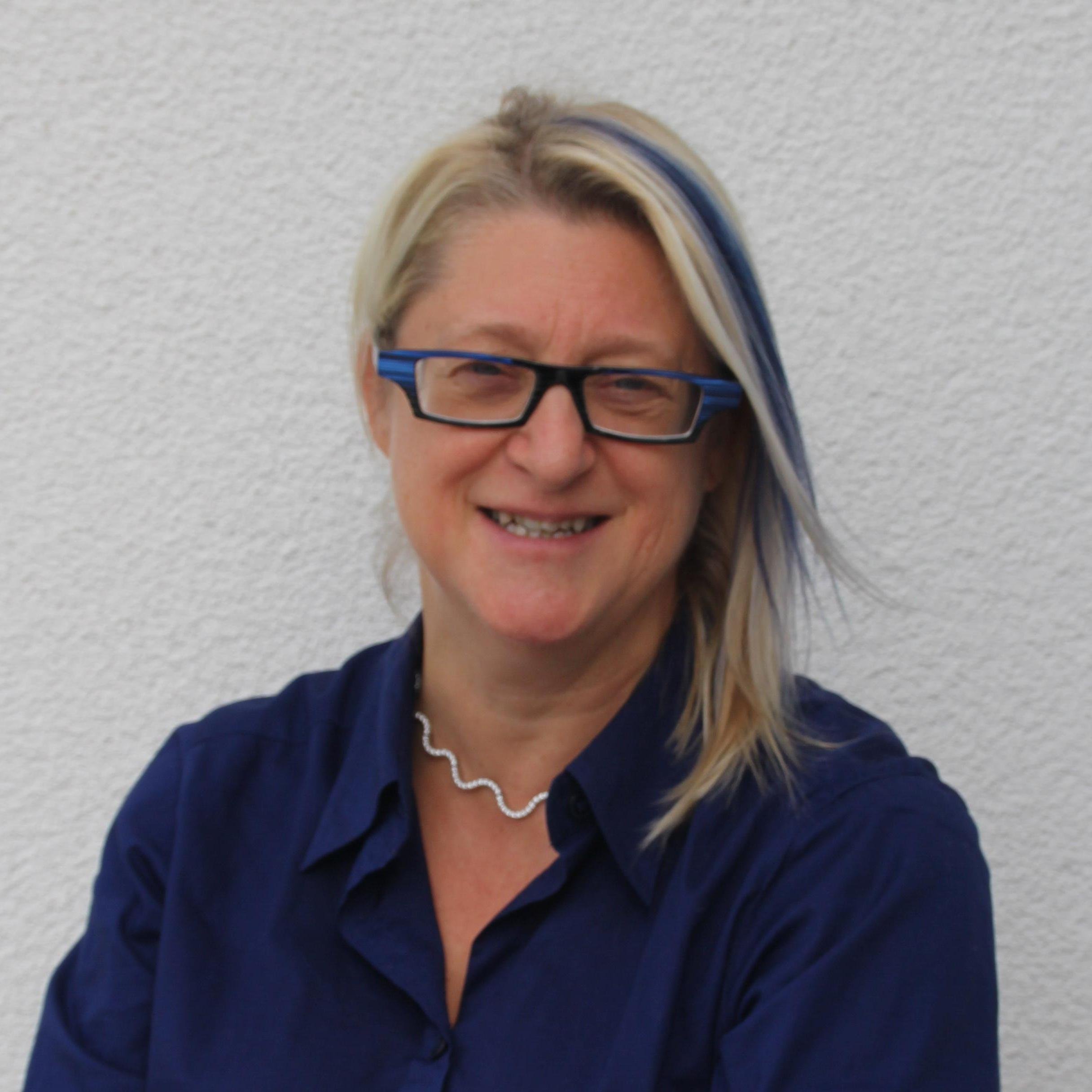 Nothing else matters... but happiness and well-being! My blog on personal and life design. Blogger, artist, IT business analyst and online entrepreneur.