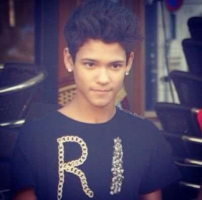 Hey everyone!Follow me and I will follow back!New here so, I'll check this place out,also you!I'm a Foooer and a skateboarder!Let Me Be Your Best Friend!❤