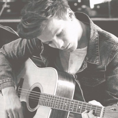 hi guys ! can you follow @staytooweird Caus she gave you some Saved Follow ! thanks ! ❤️