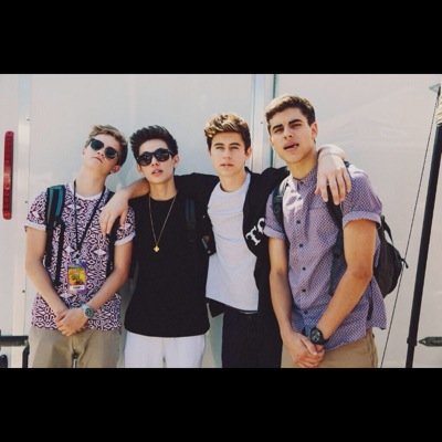 wanting the old magcon back.