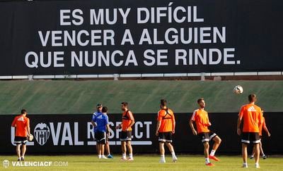 8Rodri_rm's profile picture. Un valencianista más. Colaboré con @TValenciastan y de vez en cuando escribo alguna tontería por aquí. Siempre por y para el VCF.