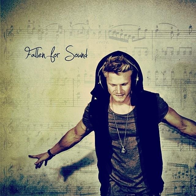 This is my official twitter account. Check out my new single Drawn To Each Other on Youtube. https://t.co/LOubATWyOa