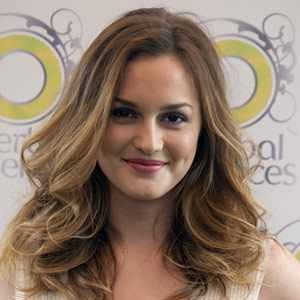 Sidney_RP's profile picture. #ScreamRP. I really loved @BillyL_Rp. What's the point? They're all the same. Some stupid killer stalking some big-breasted girl. #OUATRP