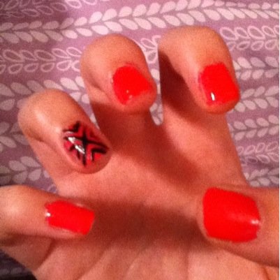 Youtube is bae. love 5sos. i painting my nails a lot hope to be a youtuber. You should go check out @cutepolish @elleandish and @trendypolish