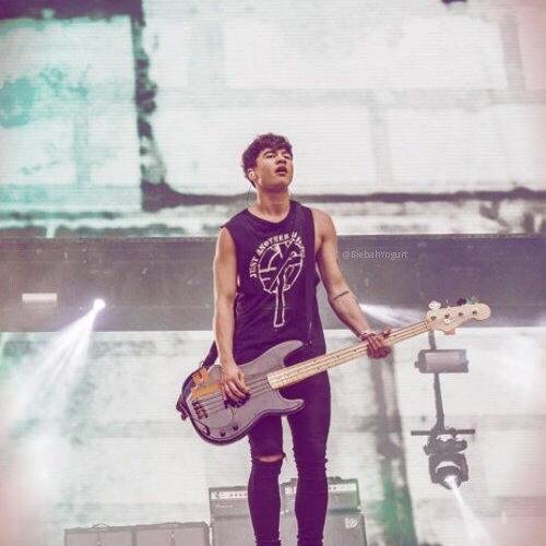 Free follow from @mistletoemukexx,  follow me there and ask for a FB!! :)