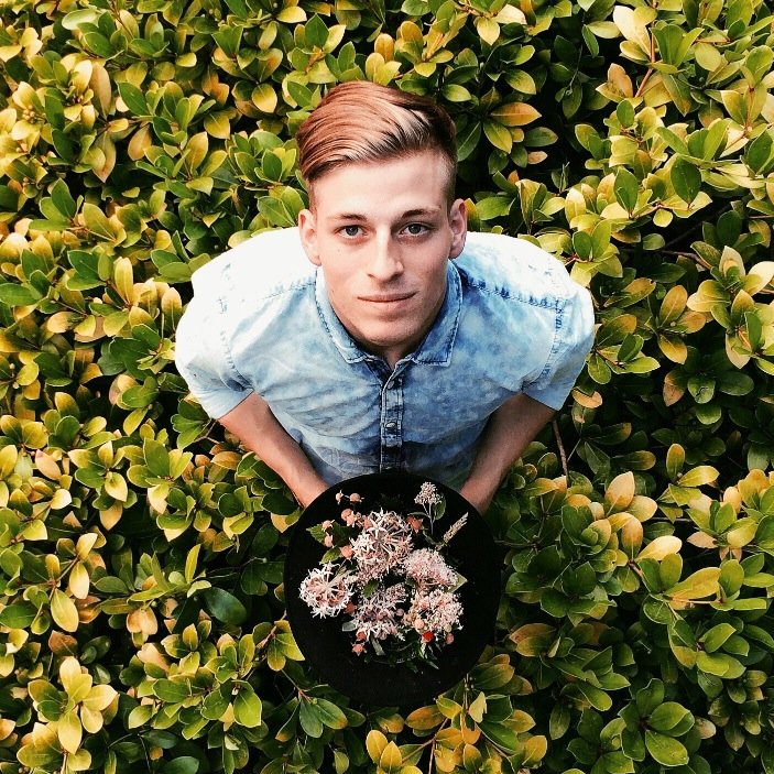 Navanel's profile picture. 