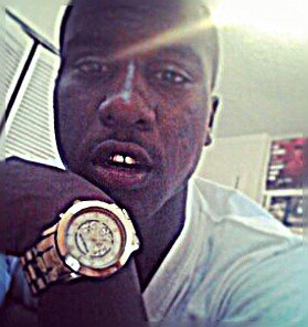 9outa10 I'm probably dat nigga who dickin yo girl down while she txtin she love yuh knowing she lyin but HEY being a BOSS aint fair so cuff her tight NIGGA