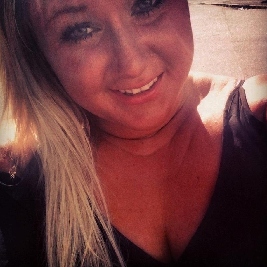 dagsattbakalite's profile picture. En 22 årig tjej. Min största passion är att baka och laga mat. Besök gärna min blogg för massa recept!