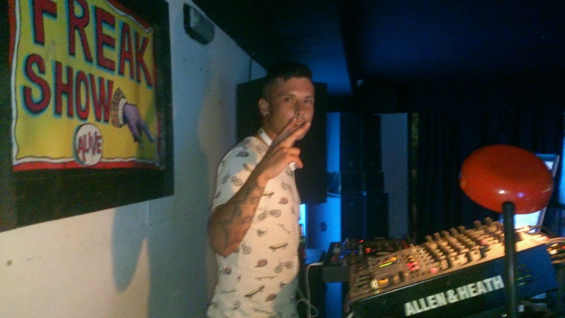 dj & rrpp de eventos musica electronica