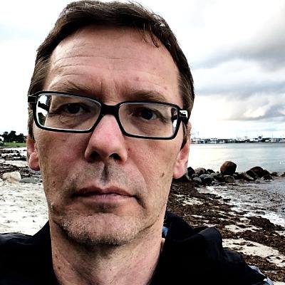 IT-arkitekt. Intresserad av nya idéer. Tycker om fri programvara. Antifascist. Jag är också fd. verktygsmakare och fd.nationalekonom. Amatörfotograf.