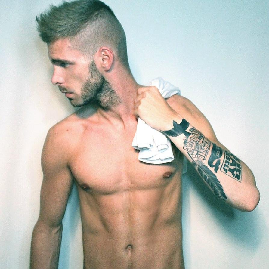 Vive y deja vivir | Estudiante de Imagen y sonido pero para qué engañarnos si iré al paro. Fashion y Tattoos | PA-RA-MO-RE