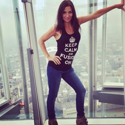 Kerry Sanson is a  personal trainer and health coach based in the UK. She designed the IGNITE Workout method class for her clients,along with TSF6 wk challenge