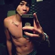 Follow me on @HoranHemmings15 Please :'D