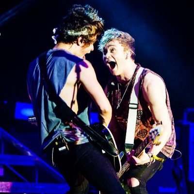 free follow from @caitpoynterx follows back // The Vamps, McFly, Youtubers