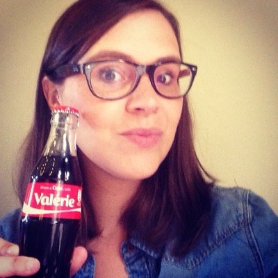 An 27 year old teacher, who's in a perfect relationship (with fashion and her visa)