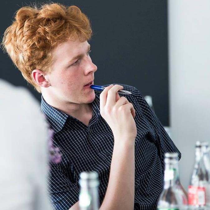 Samfundsdebattør og formand for Thisted Kommunes Ungeråd (TKU). Ellers 'standard' og alligevel non- mainstream gymnasieelev på 3. år