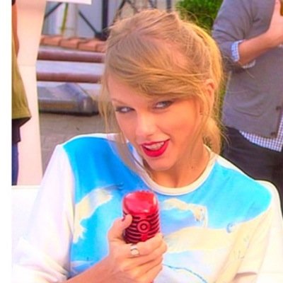 •Aussie Swiftie• I Love Taylor..............wait no its becky