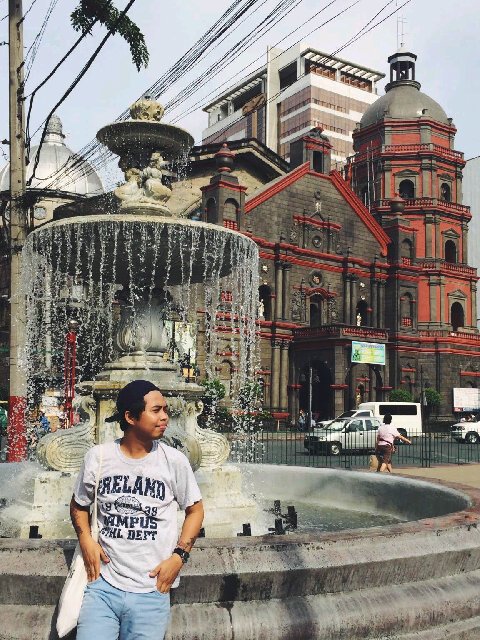 dherynlaza's profile picture. Hawaii citizens • luxuriate the world • beach and mountain votary • feet with wings • instagram : aknerreza