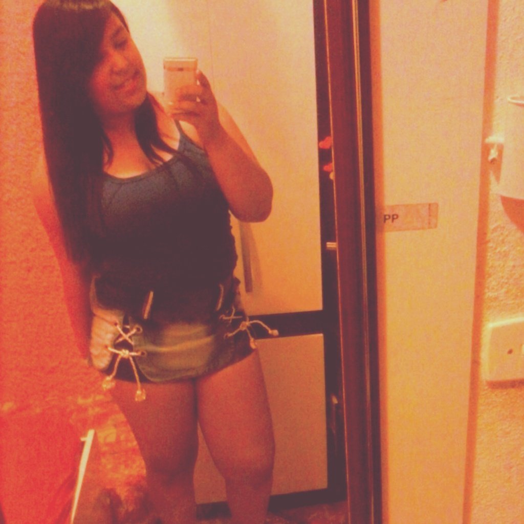 Ela é um poço de qualidade e defeito, e cada jeito
Dela é uma emoção ♪♫