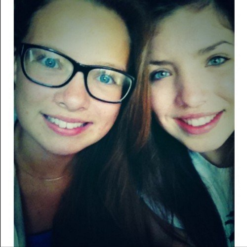 Seventeen | 5ft 11 | Single | Brunette | I'm in love with somebody who doesn't even know that I exist