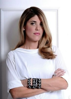 Fashion Designer Owner TEQUIERO Contacto/ +593 4 2097848 Atelier
