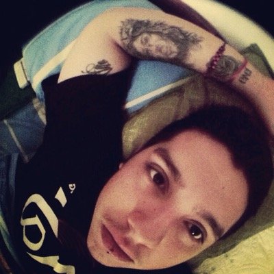 21 años. Leo. Padre de un hermoso y guapeton niño llamado Thomás.