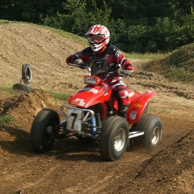 I love to ride atvs