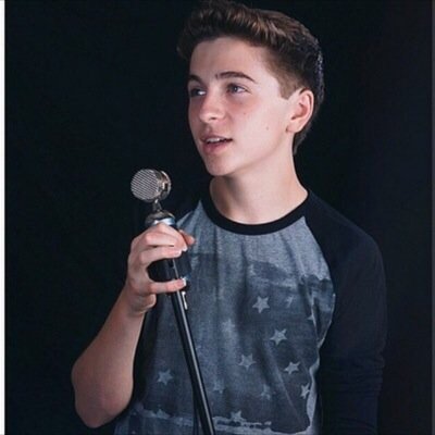 gavin becker...he is awesome so go follow him @gavinbecker3 ly ❤️