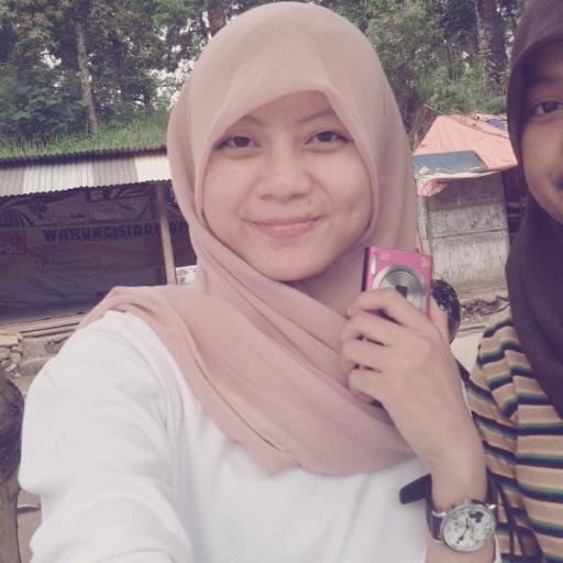 me_luckyy's profile picture. _Politeknik Kesehatan Kemenkes Malang_ Midwifery of Kediri 10 Nopember 1994 ( ˘)з┌◦◦◦♥♥♥