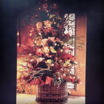 Decoraciones Navidenas a casas, apartamentos, colegios, oficinas, etc... Asesoria,tips. 
djasesoria2014@gmail.com
Instagram: @djasesoria2014
