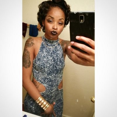 #TiuMuzic ... Official Creative Face Model | Singer | booking email quiceshante6@gmail.com