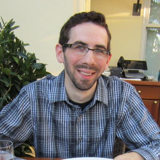 Web/Mobile Designer |  Startup enthusiast | Netflix addict | Soccer fanatic