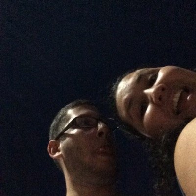 Felices, llenos de ilusiones sueños y amor.