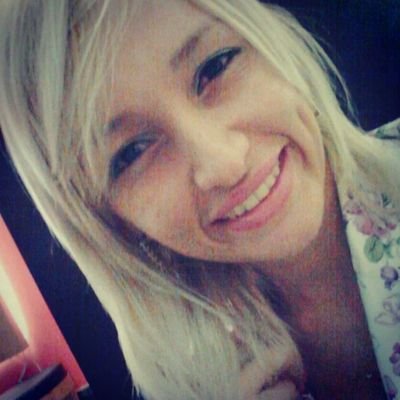21 anos. solteira. sem filhos, sem vicios.Estudante de Odontologia... instagram @tatianarochabarbie