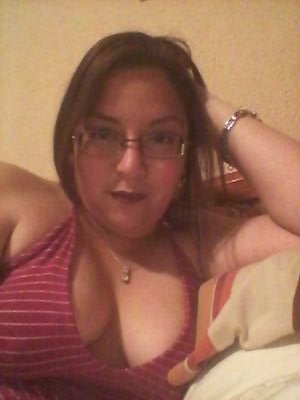 Mamá de Felipe...cocinera nivel intermedio (me enseño mi abuelita)...dormilona crónica...y mujer super feliz x todo lo ke Dios y la vida me han dado...
