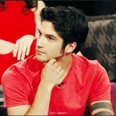Just an alpha who fell in love with a banshee. {TW,Rp,literate} Married to the love of my life, my best friend, my everything @XWailingWoman Feb. 22, 2014