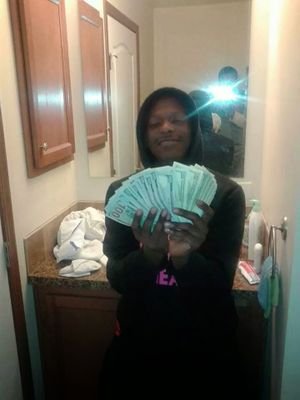 Pistol Toteing,Kush Smoking Bitch Taken Prada Walker Drug Fliping Drug Money Getting Bad Btc Hitting Hood Valid John