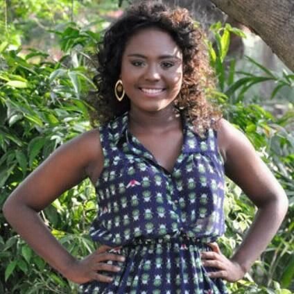 marialuisamende's profile picture. Escrevendo afetos como informação.