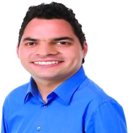 Quer zuar alguem mas tem medo de apanhar? manda na nossa ask a gente zua