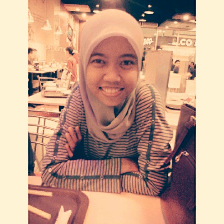 Muslim • Teacher • hidung imut • joging