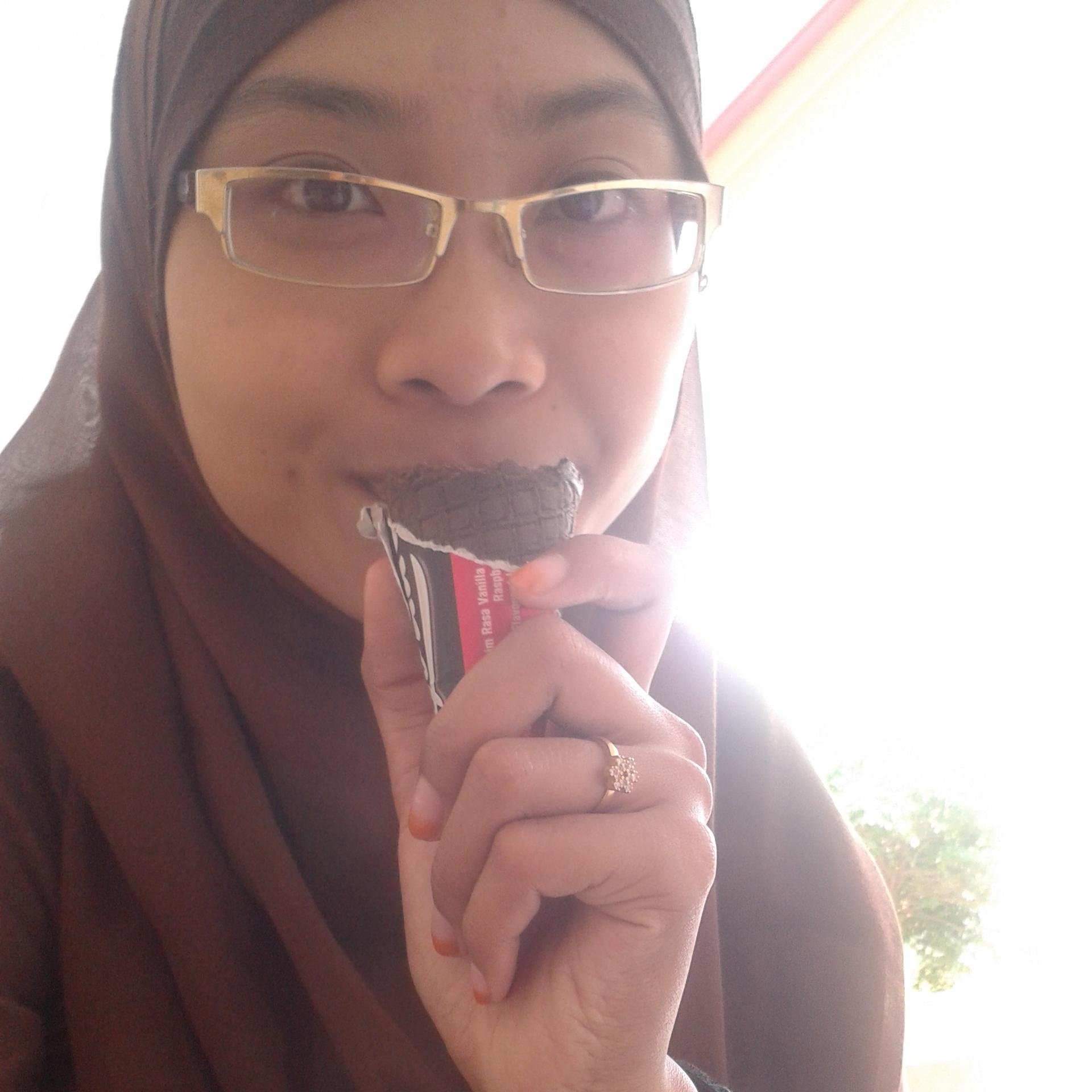 Just an ordinary girl who wants to find the HAPPINESS