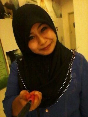 rindu-rindukanlah diriku
sepanjang hari-harimu..
sayangku...
ku adalah milikmu..
sayangku ku adalah...
milikmu yang kau rindu..