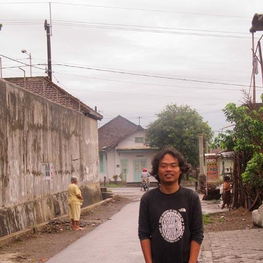 halusinasi mengajakku pergi , tinggal hidupnya , melayang menghilang......