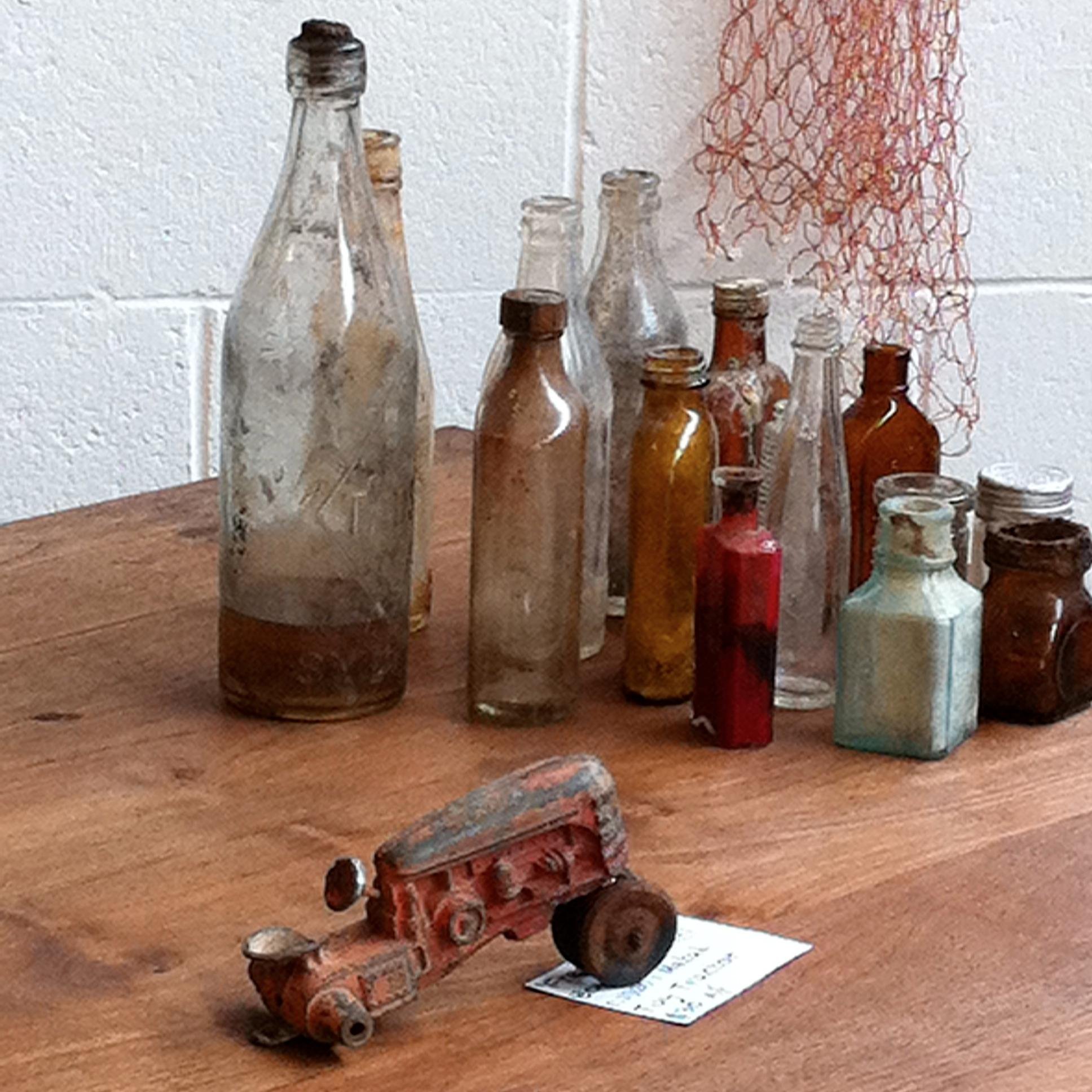 Antiques Vintage and Quality Second Hand some collectables online. Please like us on facebook! follow us on instagram!