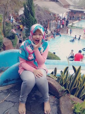Swiftie | Cancer | 1995 | @taylorswift13 & @FatinSL | Life is Music | my dream is designer & SING & GUITAR | Blue and RED
follow me:D | nothing is imposible |