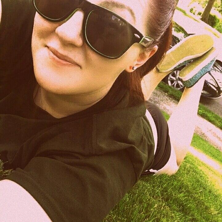 MandyyLaurel's profile picture. I live everyday to its fullest...because life is to short! Music is my life and it will always be there for me!