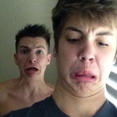 follow @regaldallas since i gave you a free follow it means alottt thank you