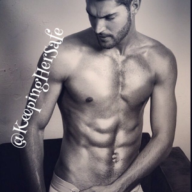 KeepingHerSafe's profile picture. It was all just a job, I was never suppose to get involved. #OC RP21+