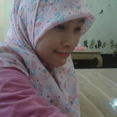 aul_istiqomah's profile picture. kamu membenciku atau mencintaiku , aku tetap dipikiranmu, selamat ya ! :) :p